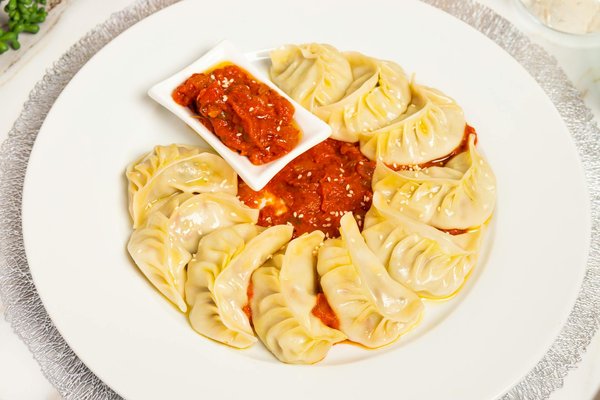 How Do Current Trends in UK Women's Fashion Reflect Cultural Shifts?